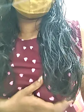 Snapshot of Shaliniqueen chatting on April 2026 08:03:01 AM Shaliniqueen online show from April 2026 08:03:01 AM