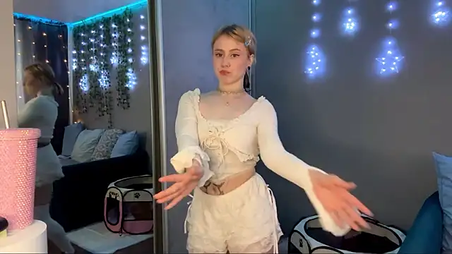 ZyrelihVayne online show from March 2026 08:09:02 AM