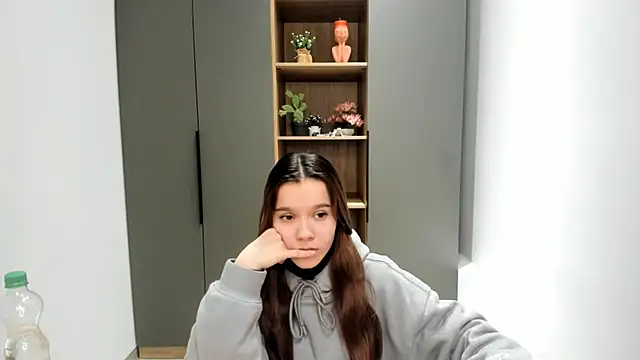 LouanneBrant online show from February 2026 12:17:01 PM