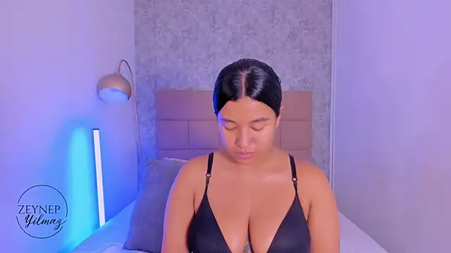 ZeynepYilmaz online show from April 2026 08:31:01 PM