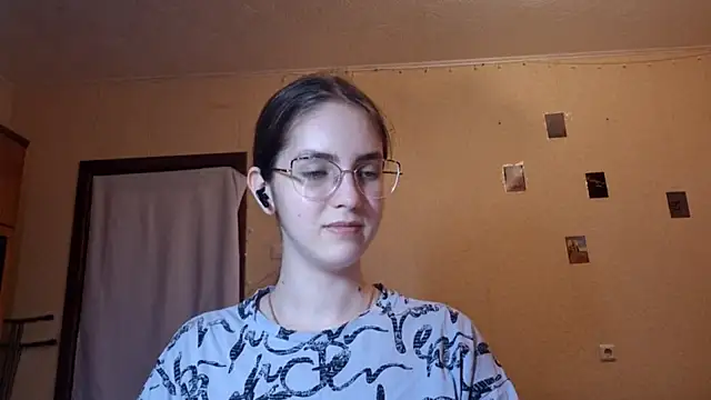 Katelemon online show from June 2026 03:24:02 PM