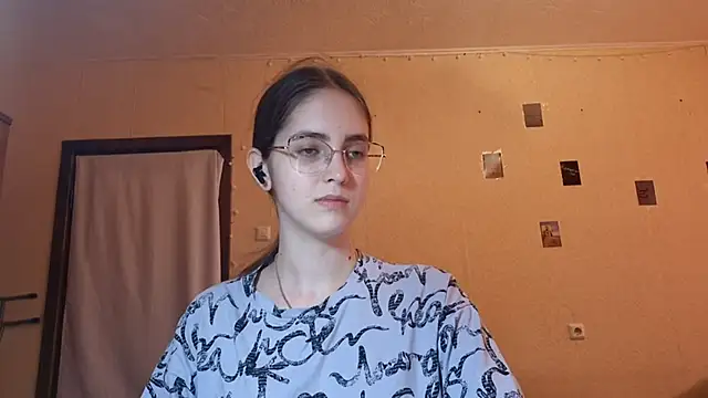 Katelemon online show from June 2026 09:32:02 AM