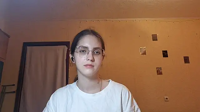 Katelemon online show from July 2026 02:40:02 PM