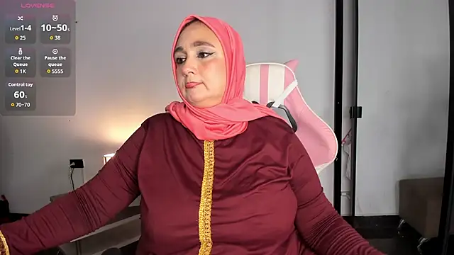 Snapshot of HijabiMilff chatting on June 2026 02:52:01 PM HijabiMilff online show from June 2026 02:52:01 PM