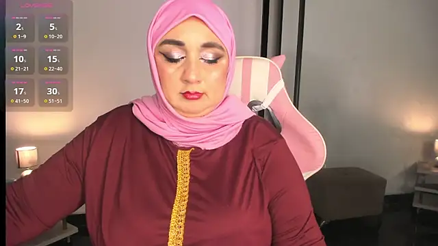 Snapshot of HijabiMilff chatting on June 2026 01:50:02 PM HijabiMilff online show from June 2026 01:50:02 PM