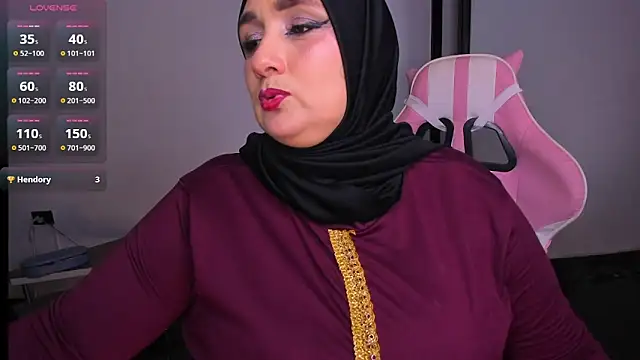 Snapshot of HijabiMilff chatting on June 2026 03:28:01 PM HijabiMilff online show from June 2026 03:28:01 PM