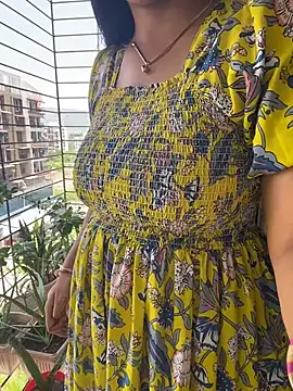 Queenlipx online show from May 2026 06:42:02 AM