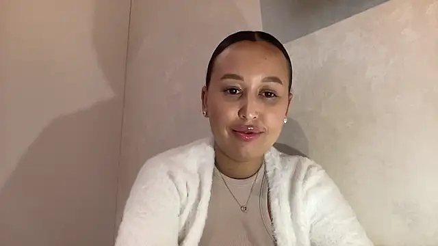 Dana 005 online show from May 2026 11:31:01 PM