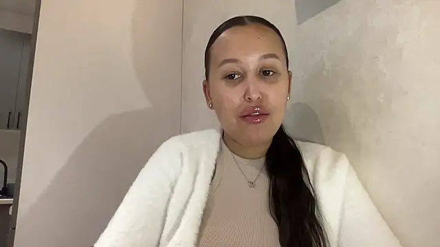 Dana 005 online show from May 2026 09:42:02 PM
