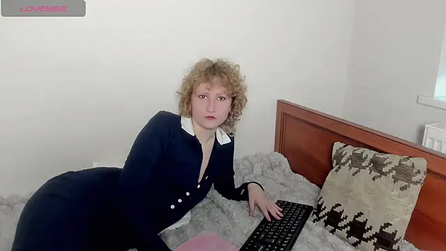 AnnStasia online show from February 2026 03:42:02 PM