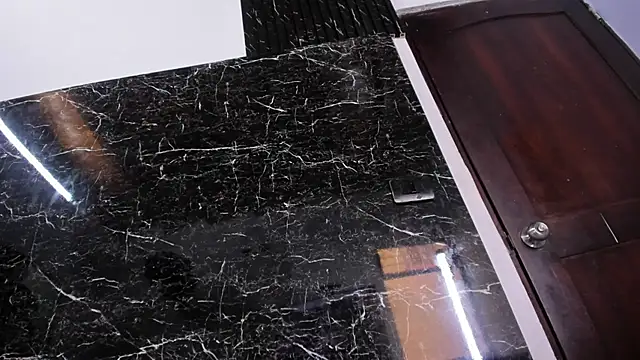 Michel Flores online show from April 2026 07:58:01 PM