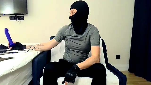 RyanRubber online show from April 2026 08:25:02 PM