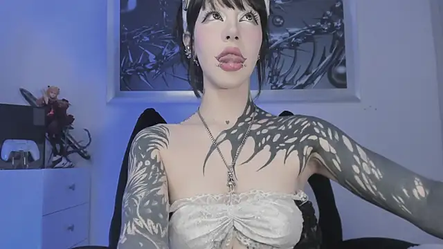 Snapshot of elledanielle chatting on May 2026 05:25:01 AM elledanielle online show from May 2026 05:25:01 AM