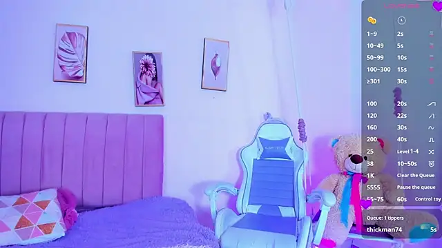 Zoow bluussh online show from April 2026 12:05:02 PM