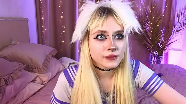 rraffaellka online show from April 2026 09:53:01 PM