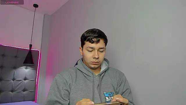 Snapshot of Julian_Smith21 chatting on March 2026 12:22:02 PM Julian Smith21 online show from March 2026 12:22:02 PM