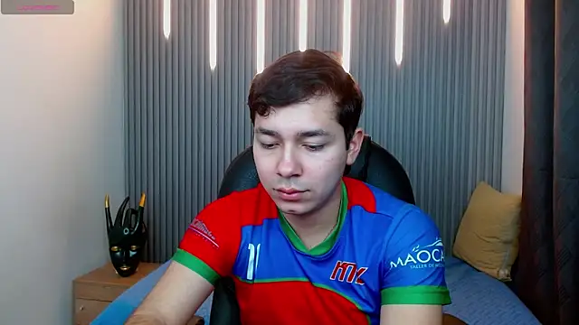 Julian Smith21 online show from March 2026 02:59:02 AM