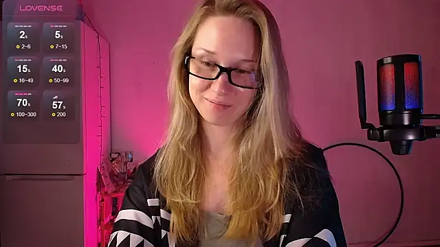 SatinSinner online show from March 2026 03:31:01 PM