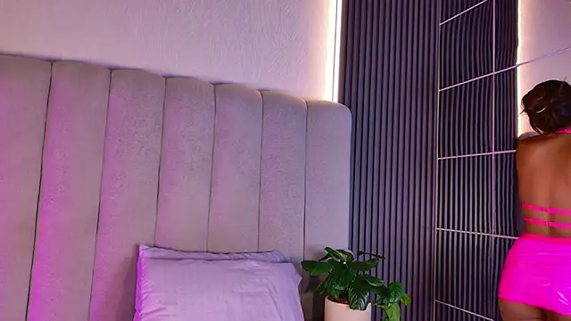 AlessiaAuren online show from April 2026 08:20:02 PM