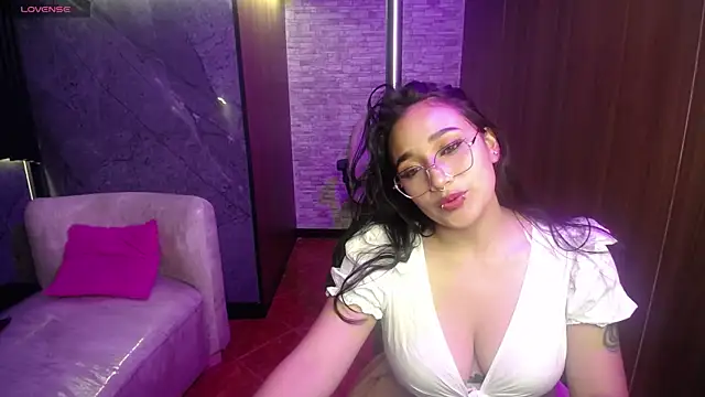 Aura cute  online show from March 2026 04:07:02 AM