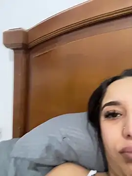 Snapshot of bruna2_2 chatting on June 2026 07:27:02 PM bruna2 2 online show from June 2026 07:27:02 PM
