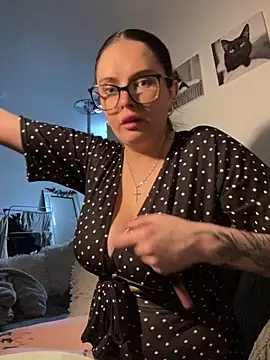 Grizzlybrizzles online show from May 2026 10:04:01 PM