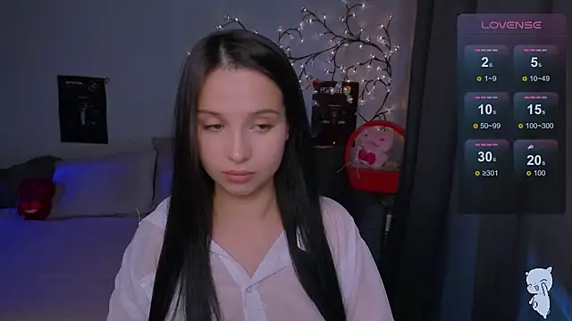 SoftyMooon online show from March 2026 06:36:01 PM