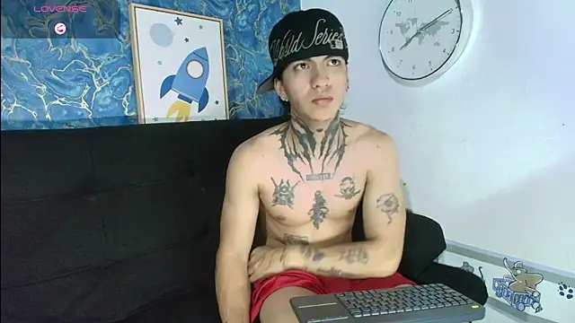 Snapshot of Tessarion_Black chatting on June 2026 07:16:02 AM Tessarion Black online show from June 2026 07:16:02 AM