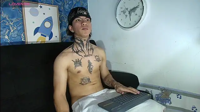 Snapshot of Tessarion_Black chatting on June 2026 05:19:02 AM Tessarion Black online show from June 2026 05:19:02 AM
