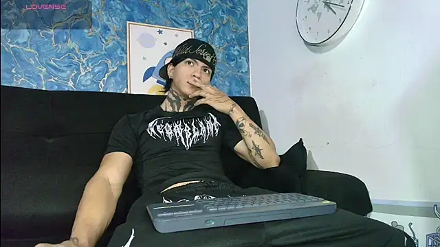 Snapshot of Tessarion_Black chatting on July 2026 04:28:02 AM Tessarion Black online show from July 2026 04:28:02 AM