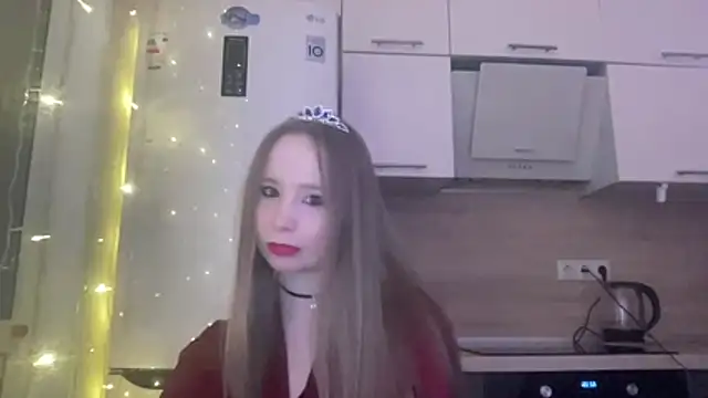 cutefoxieee online show from March 2026 05:40:01 PM