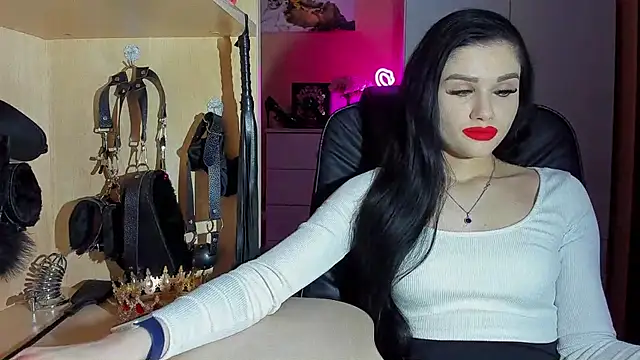 KristiTopxx online show from November 2025 06:18:02 PM