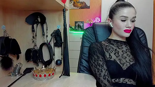 KristiTopxx online show from April 2026 07:16:01 PM