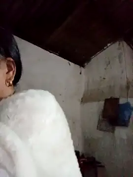 heesuu11 online show from April 2026 12:36:01 PM