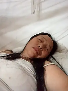 heesuu11 online show from April 2026 08:31:02 PM