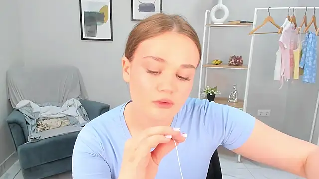 Liana Bert online show from February 2026 10:15:02 AM