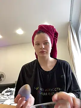 Snapshot of CindyMil chatting on June 2026 03:45:01 AM CindyMil online show from June 2026 03:45:01 AM