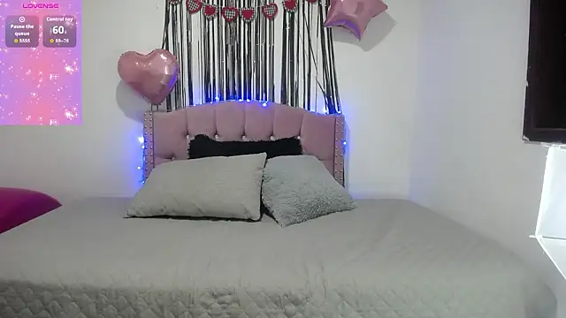 Snapshot of samantha_pym chatting on February 2026 07:03:02 PM samantha pym online show from February 2026 07:03:02 PM