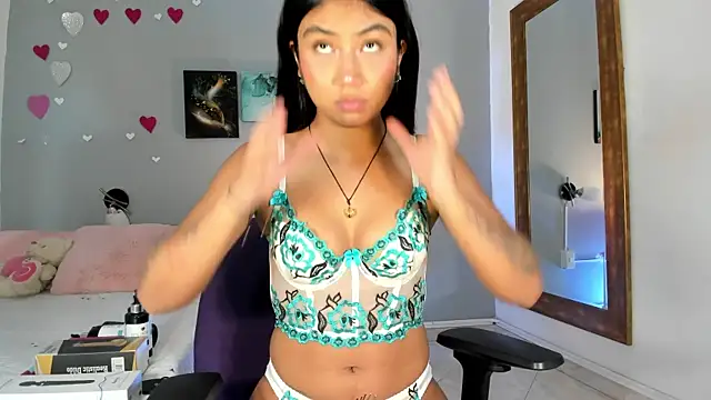 Snapshot of KimTaylorW chatting on March 2026 08:26:01 PM KimTaylorW online show from March 2026 08:26:01 PM