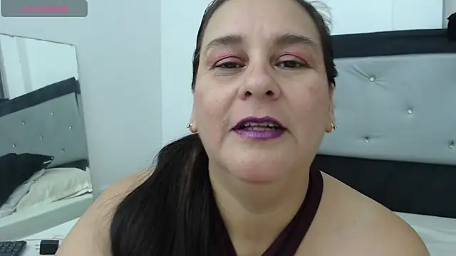 Sharlot curvy online show from May 2026 08:36:01 PM