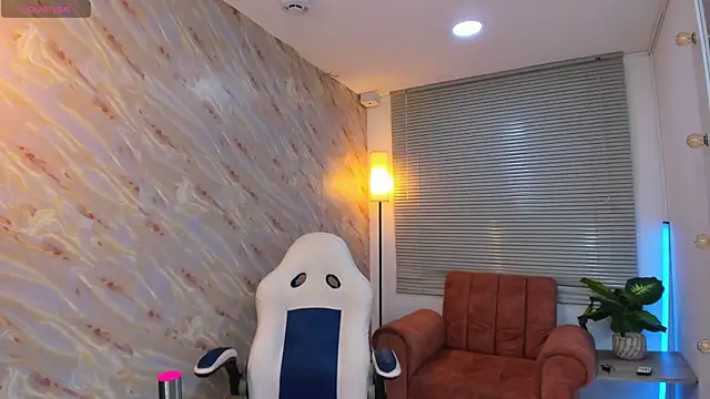 Snapshot of PreettyMoon chatting on March 2026 11:27:02 AM PreettyMoon online show from March 2026 11:27:02 AM