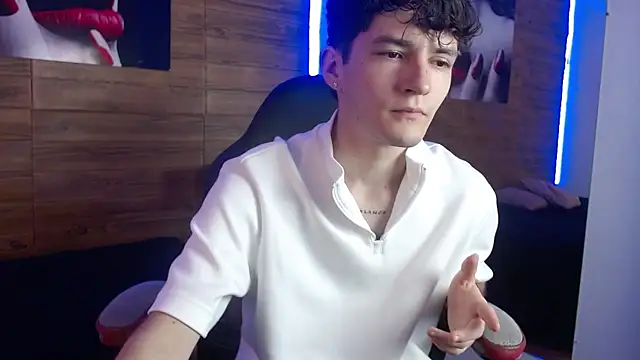 Snapshot of trevor_mob chatting on May 2026 08:47:02 PM trevor mob online show from May 2026 08:47:02 PM