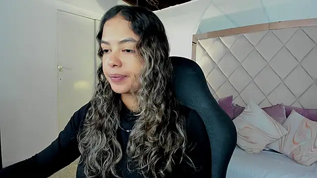 dulce lyraa1 online show from February 2026 04:23:02 AM