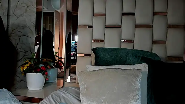 dulce lyraa1 online show from March 2026 08:04:02 PM