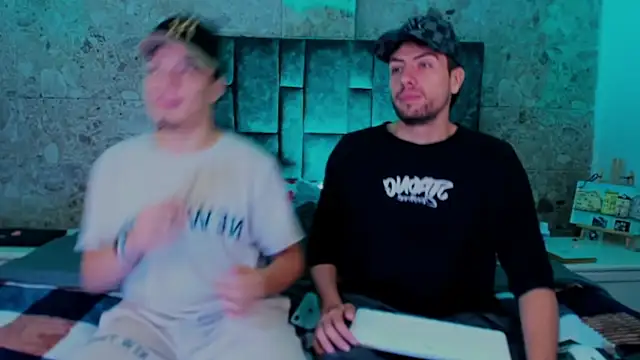 alex and christhoper online show from April 2026 03:46:01 AM