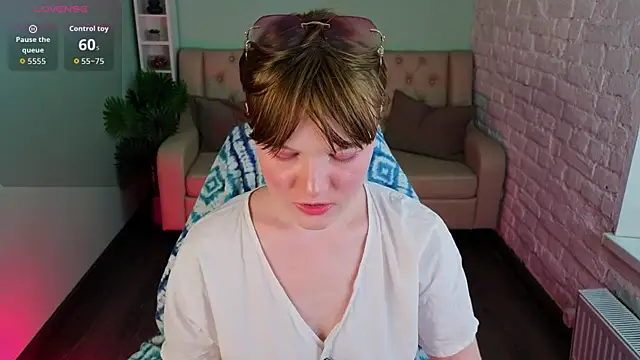  DreamLuna1  online show from April 2026 01:50:01 PM