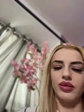 Snapshot of elektra_star chatting on May 2026 11:17:02 AM elektra star online show from May 2026 11:17:02 AM