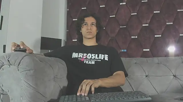Snapshot of TonyBenedetti chatting on May 2026 09:09:02 PM TonyBenedetti online show from May 2026 09:09:02 PM