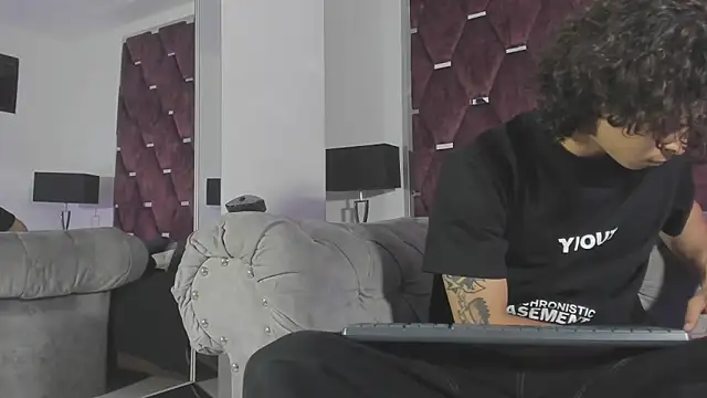 Snapshot of TonyBenedetti chatting on May 2026 08:17:01 PM TonyBenedetti online show from May 2026 08:17:01 PM