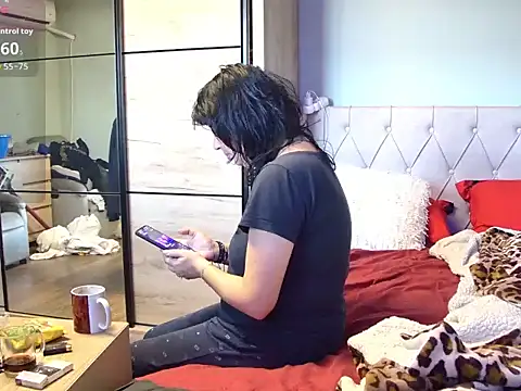 tess1980 online show from February 2026 06:01:01 AM